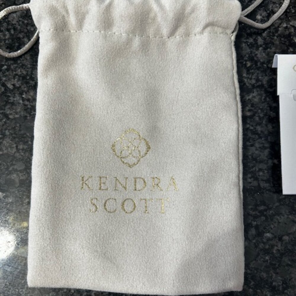 Kendra Scott Necklace - Picture 3 of 4